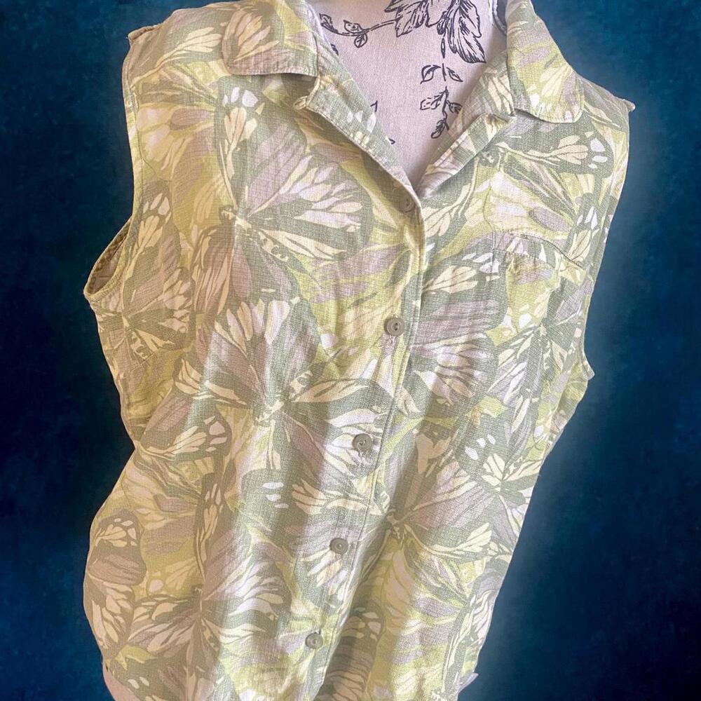Women’s Woolrich Full Button Sleeveless Collared Shirt Butterfly 70s Style Top